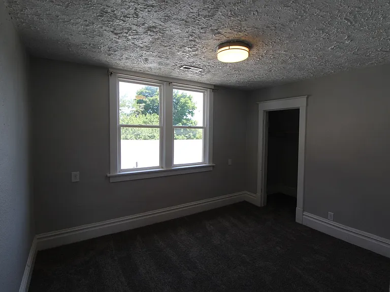 1306 E Montgomery Ave — Photo 37