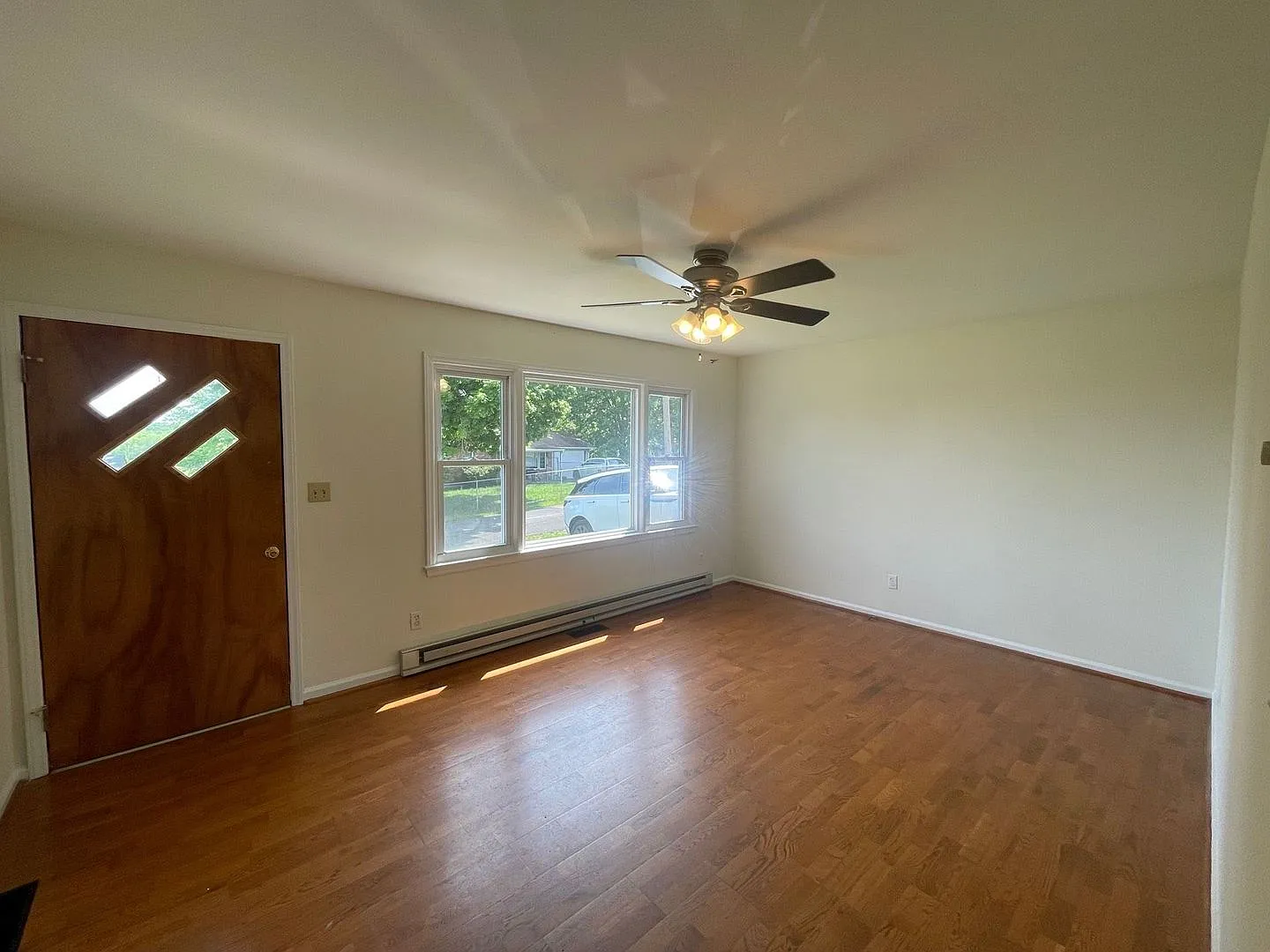 Dublin, 3 BR / 1 BA Available — Photo 4