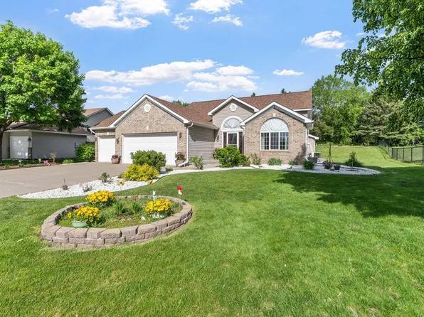 3690 Commonwealth Rd, Woodbury, MN 55125