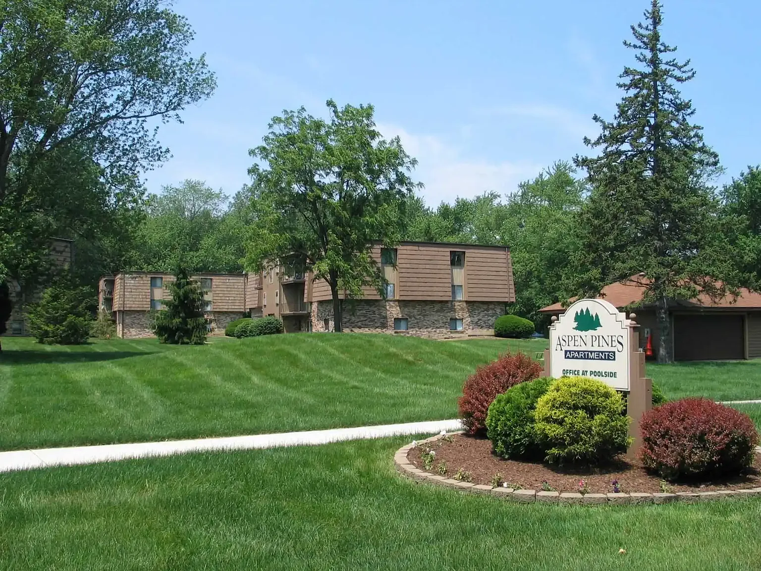 Aspen Pines Apartments — Photo 3