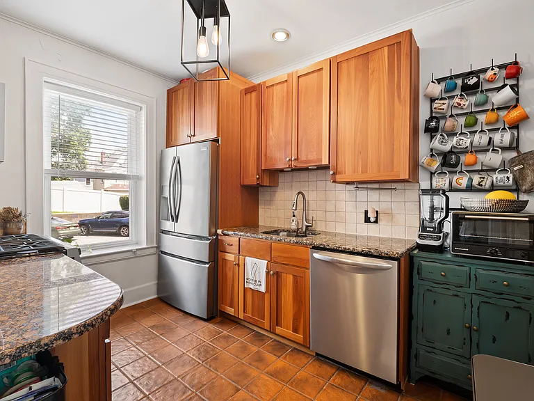 16 Forest St #105 — Photo 8