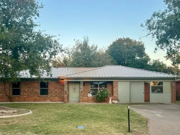 226 Nottingham Trl, San Angelo, TX 76901