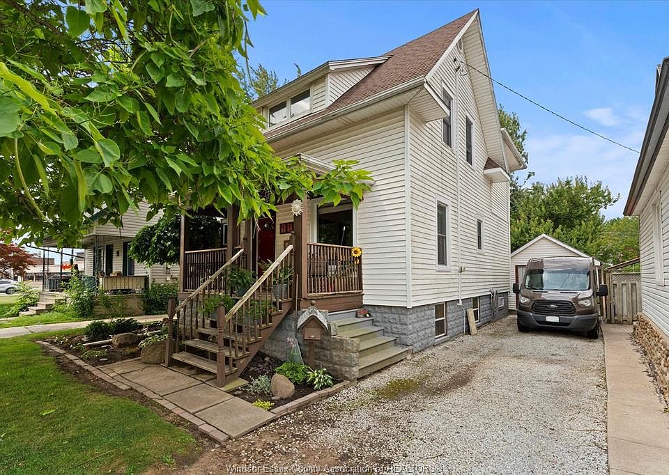 1st image of 11 Victoria Ave N