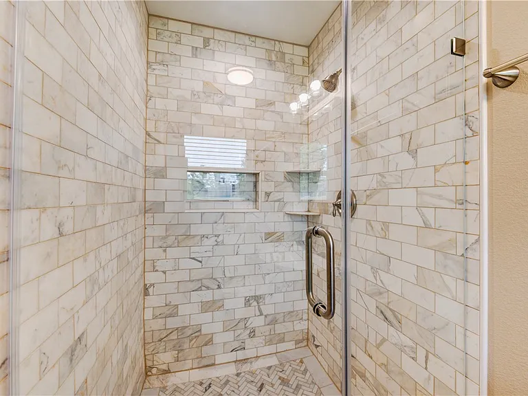 703 Horlock St — Photo 25