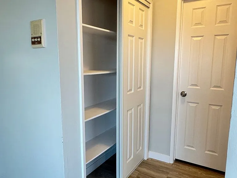 1009 E 2nd St #C — Photo 12