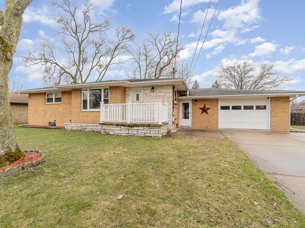 4762 Court St, Auburn, MI 48611