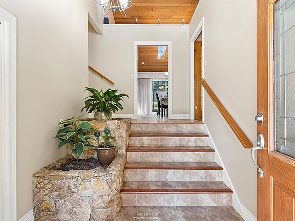 3rd image of 6843 Dover Pl