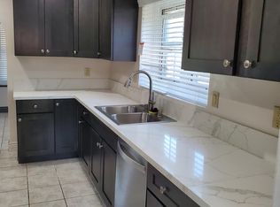 8718 S 5th Ave, Inglewood, CA 90305
