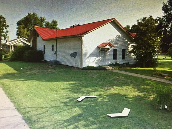  Back of house
Birkhead ave 