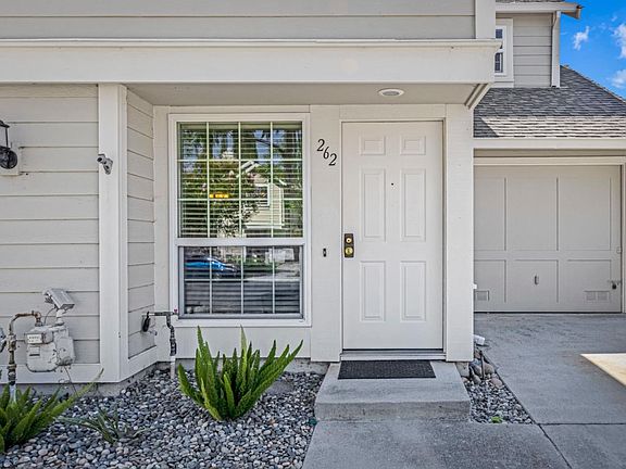 4th image of 262 Banana Grove Ln