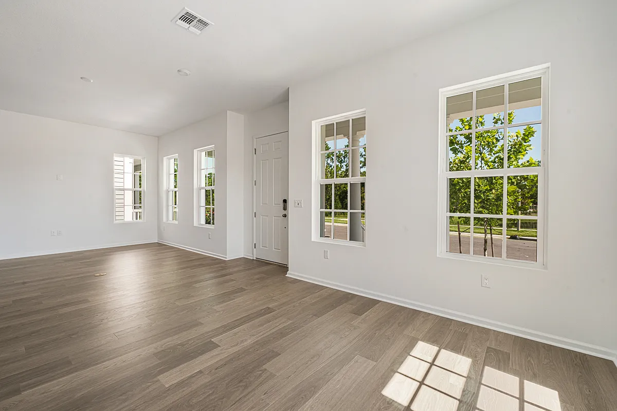 3 bed, 1671 sqft, $4,300 — Photo 2