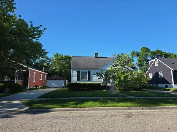1322 Waverly Ave, Grand Haven, MI 49417
