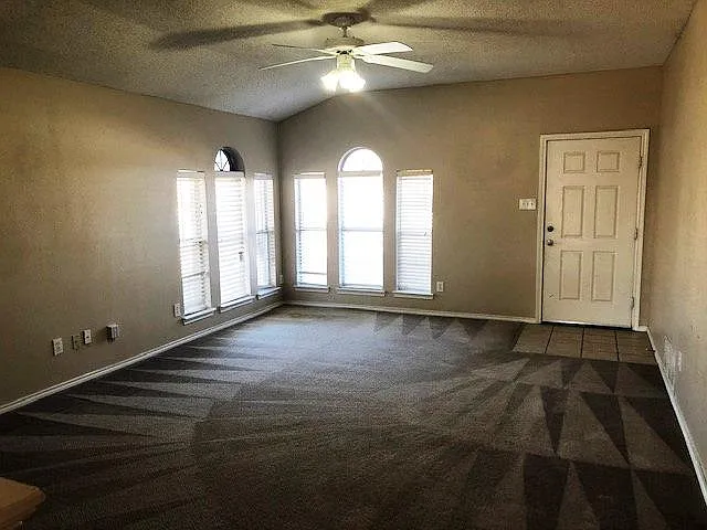3 bed, 1490 sqft, $1,550 — Photo 4