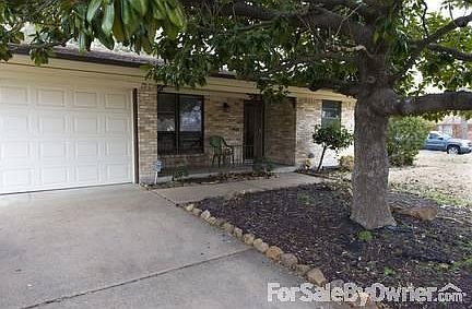 1st image of 3901 Savannah Dr