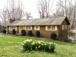 128 James St, Elkin, NC 28621