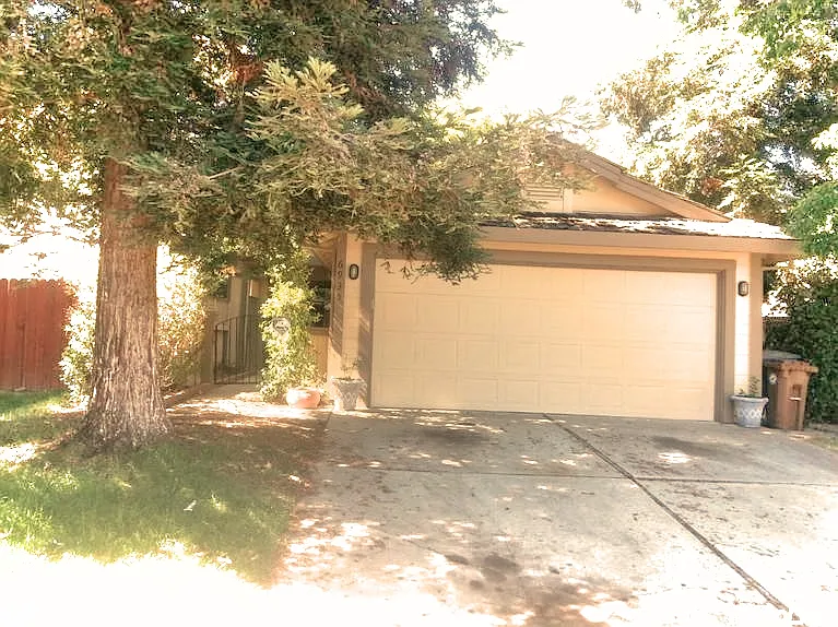 6935 Springmont Dr photo 1