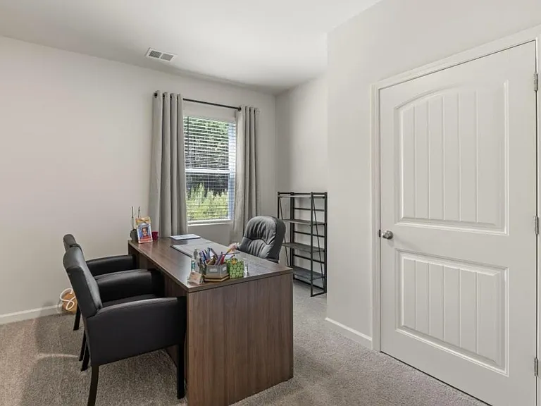 63 Oaktree St — Photo 18