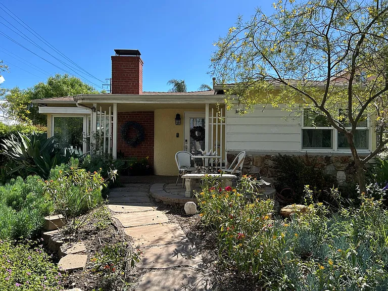 2190 Oregon Ave — Photo 43