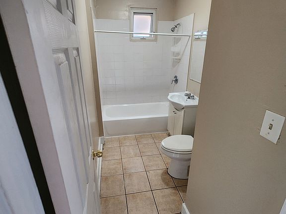 4th image of 1114 S Central Park Ave #2