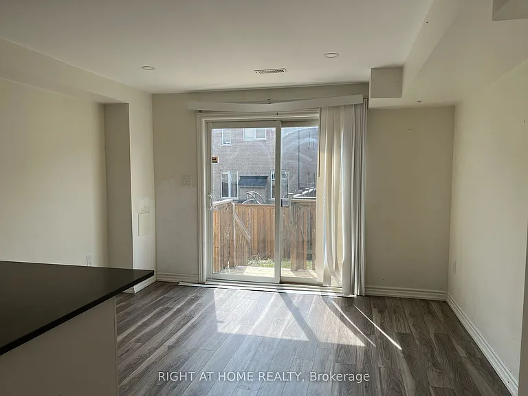 45 Paper Mills Cres #LOWER — Photo 4