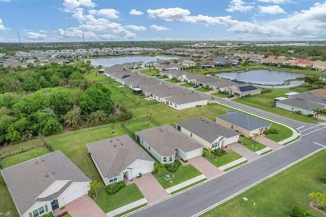 4300 Manatee Ln