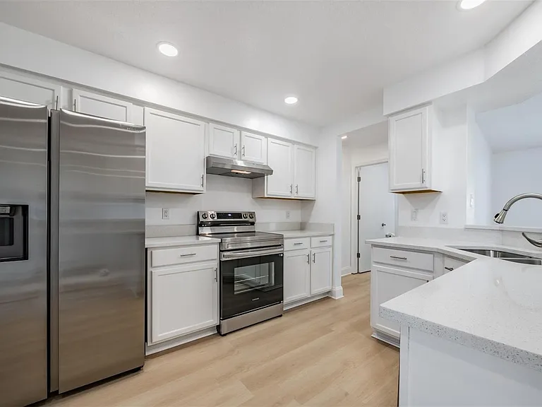 4208 Pine Isle Dr — Photo 12