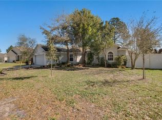 36619 Grand Island Oaks Cir, Grand Island, FL 32735