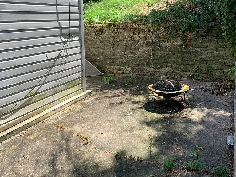 429 Grace St — Photo 12