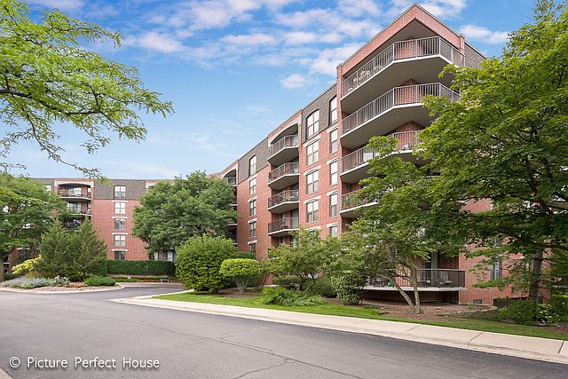 1st image of 509 Aurora Ave Unit 412