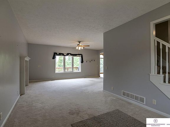 4th image of 8206 S 105th St