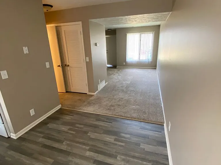 Southdale Square Apartments — Photo 267