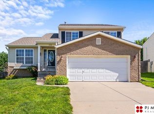 15816 Cottonwood St, Omaha, NE 68136
