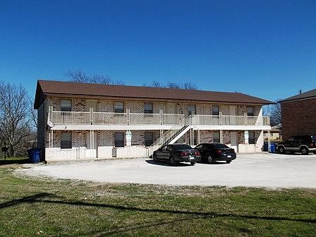 1st image of 702 N 1st St APT 6
