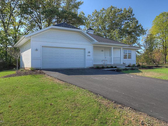 3rd image of 12903 Park Dr #23