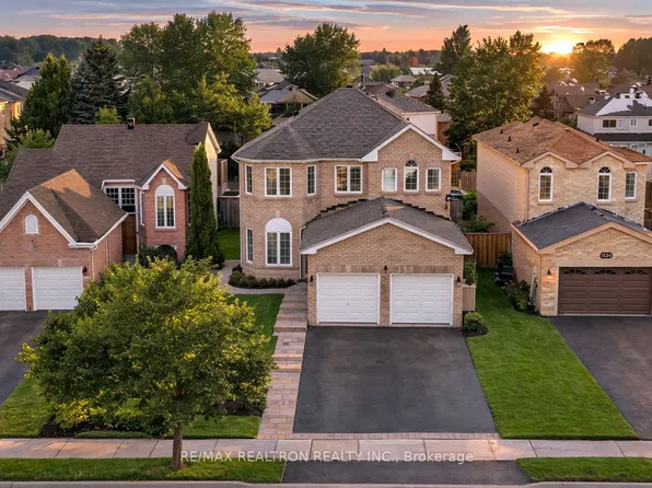 1128 Corrie St, Innisfil, ON L9S 1W9