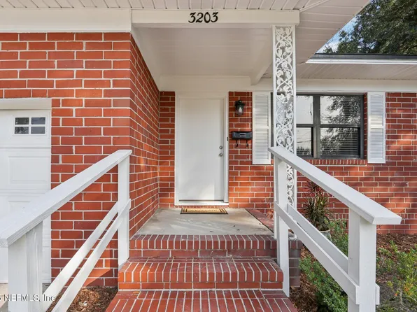 3203 PLUMTREE Drive, Jacksonville, FL 32277