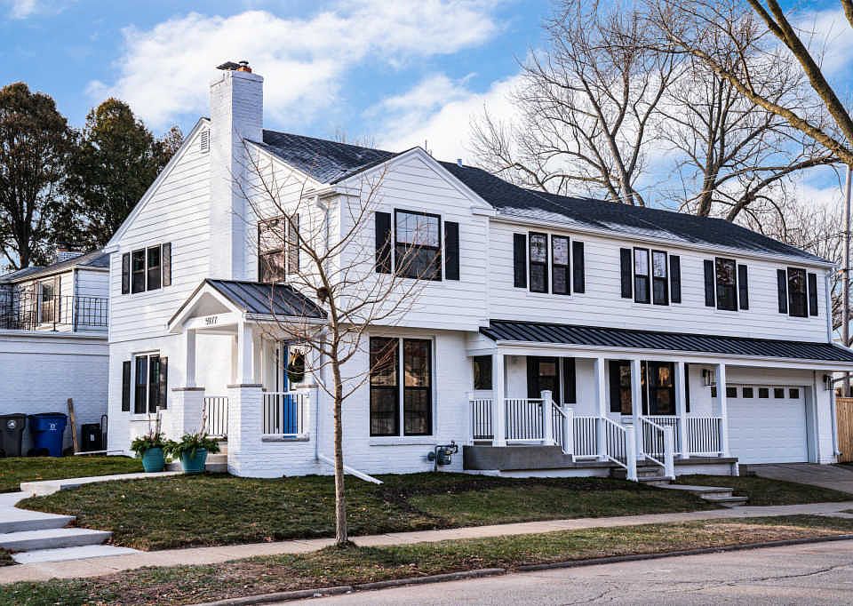 1st image of 5977 N Lake Dr