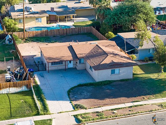 2nd image of 786 Tangerine Dr