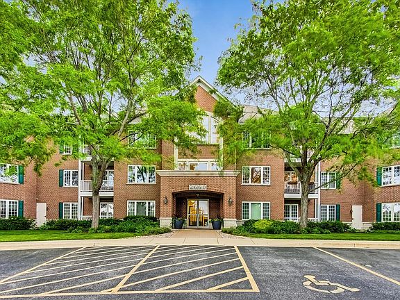 2nd image of 2660 Summit Dr Unit 310
