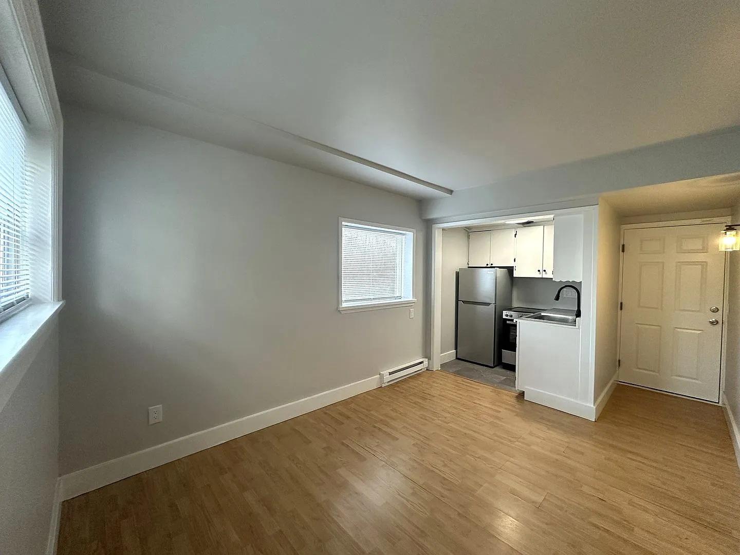 Belmont - 13 Unit — Photo 2