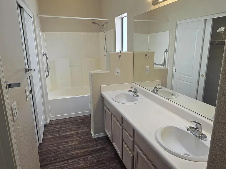 8362 W Melinda Ln — Photo 4