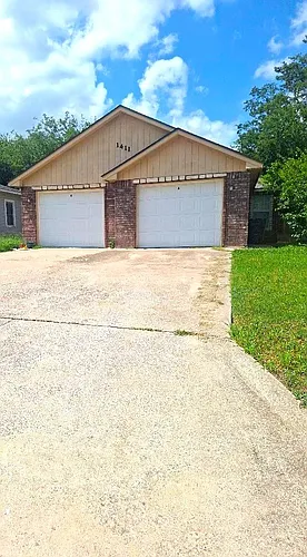 1411 NW Lake Ave #A Photo 1 1411 NW Lake Ave #A Photo 1