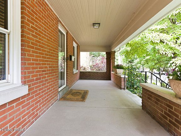 5th image of 2318 Woodbourne Ave