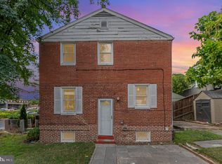 3729 S Four Mile Run Dr, Arlington, VA 22206