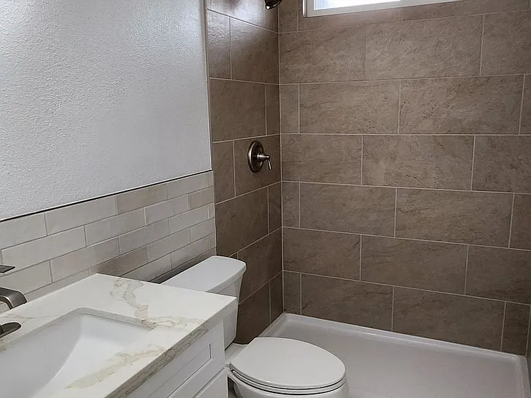 3035 E St — Photo 9