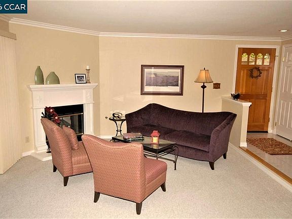 5th image of 365 Bellflower Dr