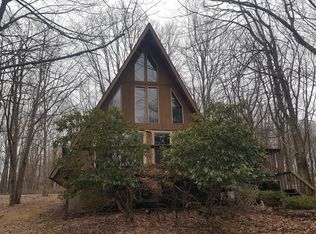 1388 Madison Ave, Pocono Summit, PA 18346