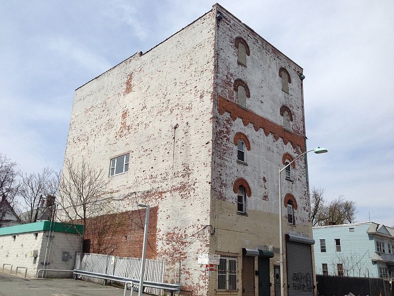 1st image of 41 S 17th St