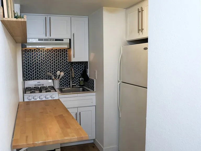 160 Avenida Florencia #B — Photo 14