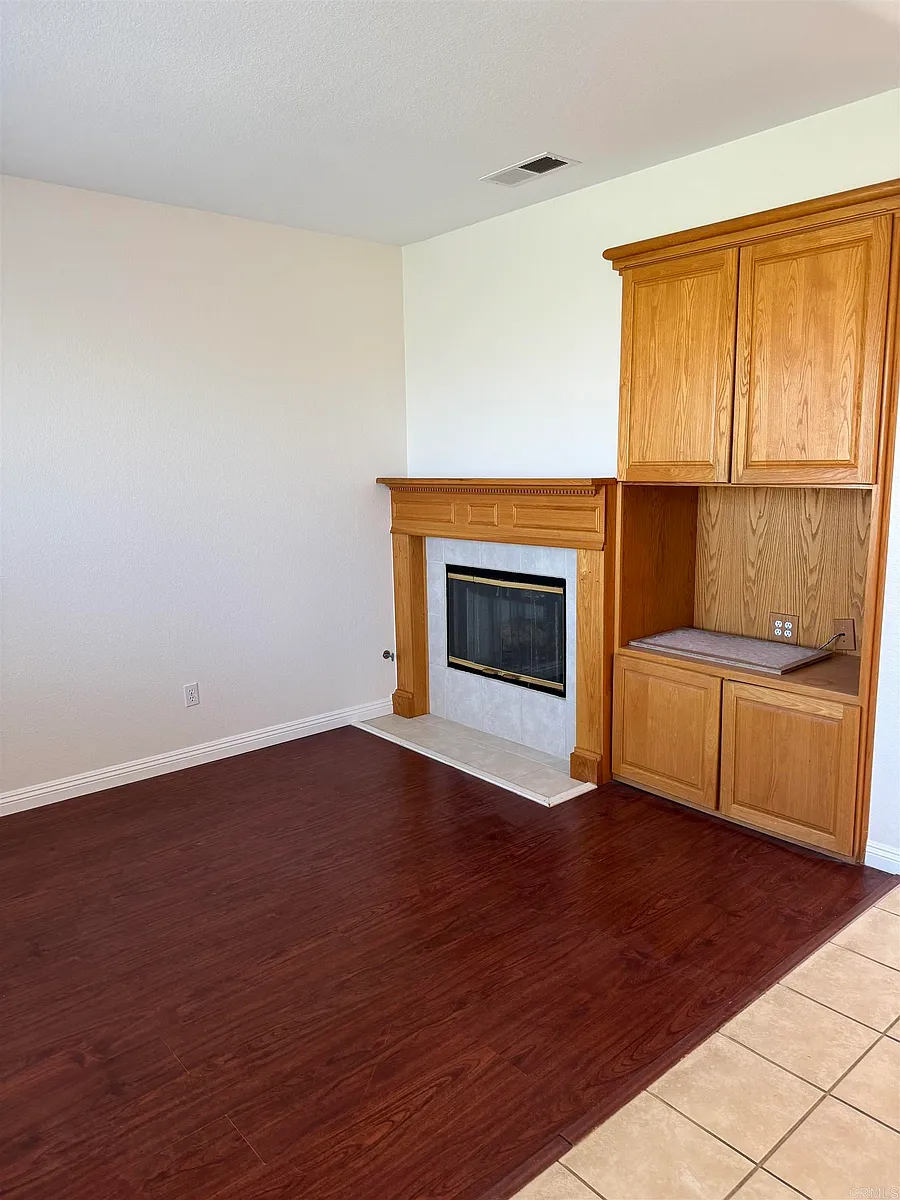 Building Photo - 795 El Caballo Dr